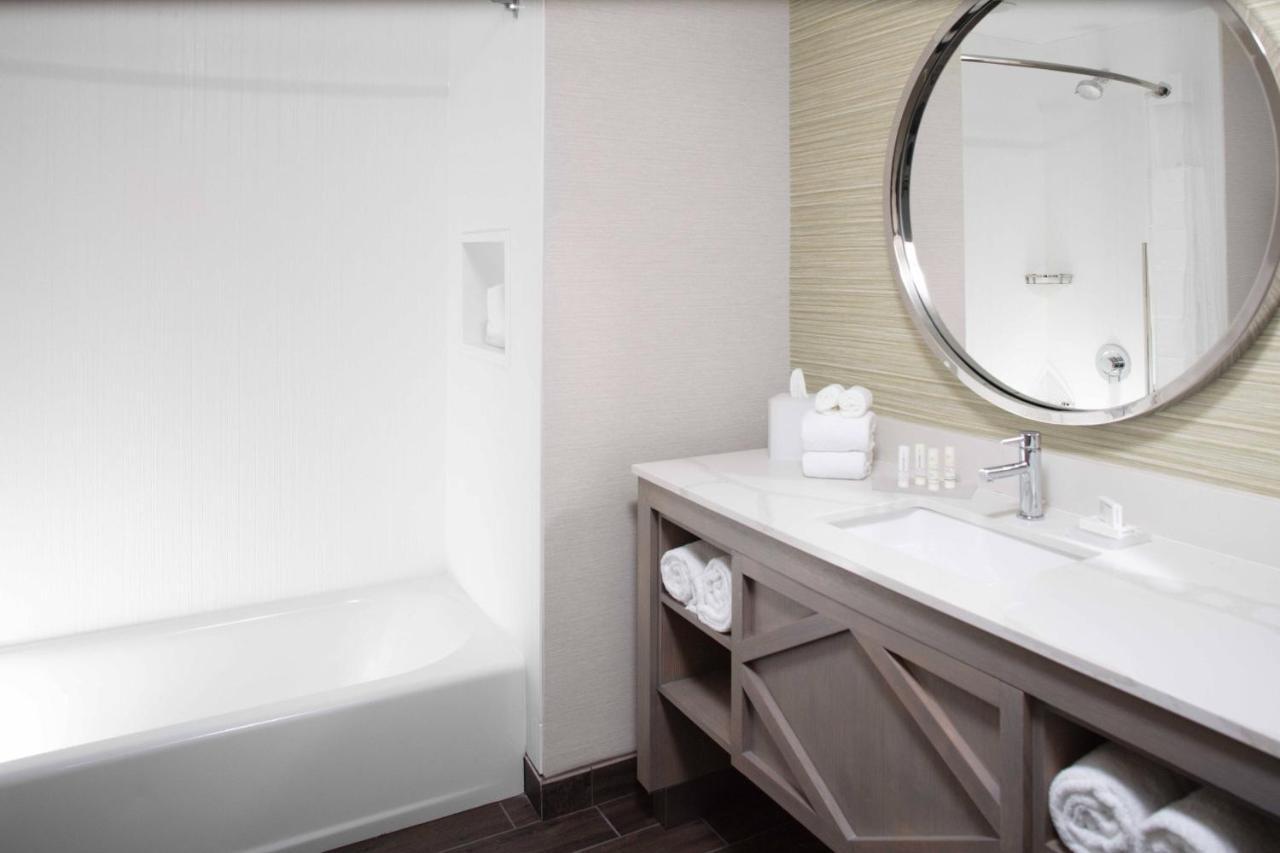 Courtyard By Marriott Jekyll Island Hotel Екстериор снимка